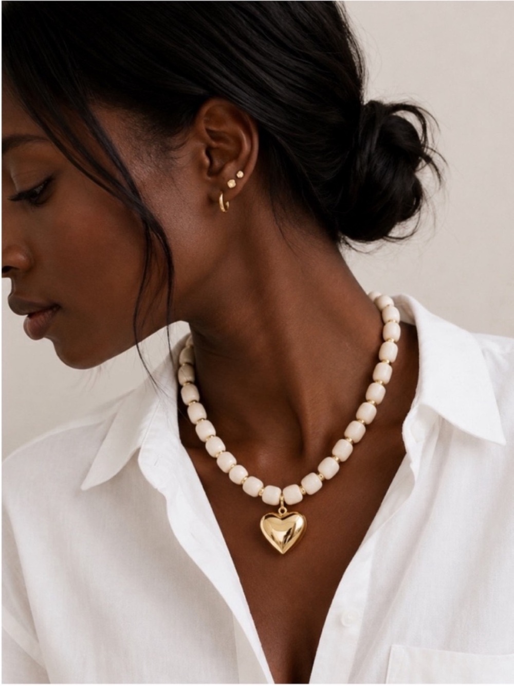 New! White Beaded Gold Heart Necklace NWOT 5054